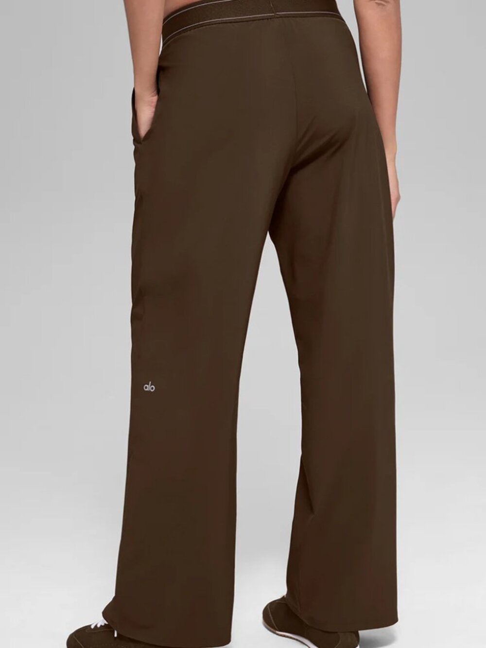 ⭐ALO Yoga Suit Up Trouser,Espresso coffee brown pants 🧸（Regular）NWT - Picture 8 of 8